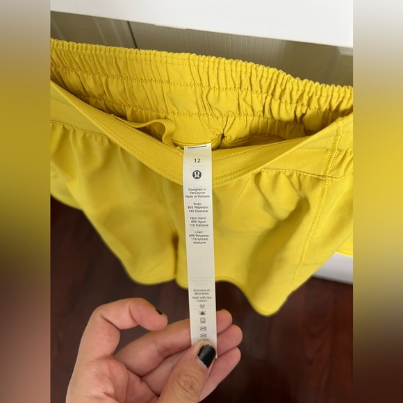 LULULEMON Hotty Hot Short II Soleil in size 12 - Picture 4 of 9